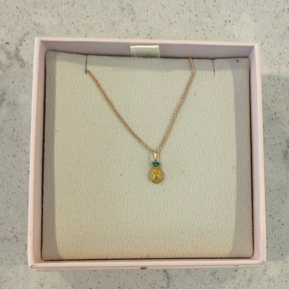 Ariel Gordon  Pineapple Pendant Necklace. NWT